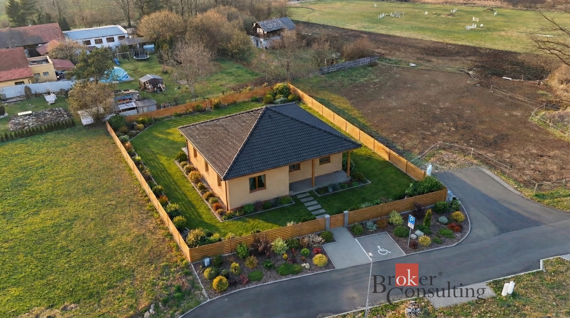 Prodej, pozemky/bydlení, 1307 m2, Rokytno , Pardubice [ID 82567]