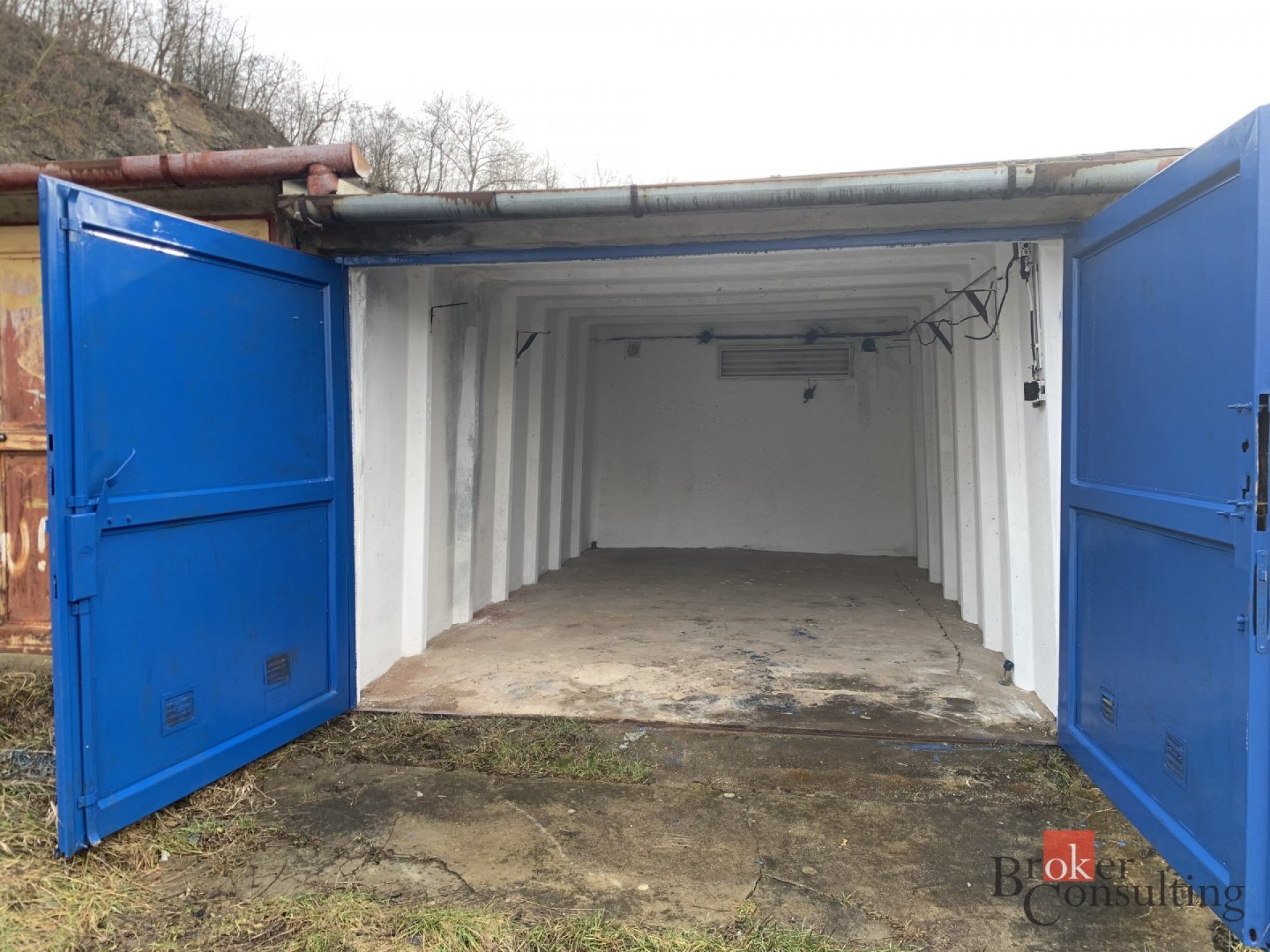 Prodej garáže – řadová panelová 19 m2, Kuřim, ul. Pod Vinohrady