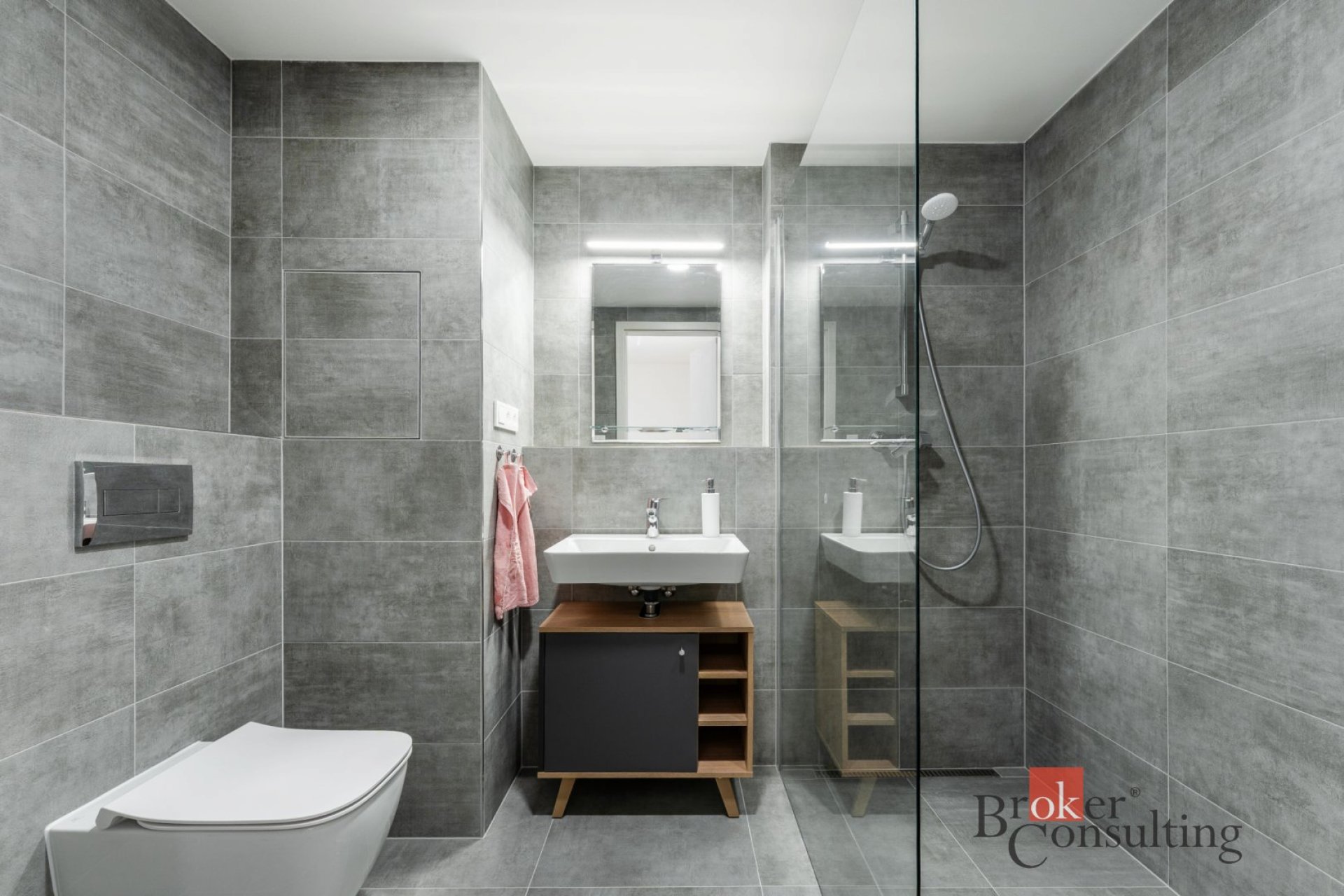 Světlý byt 1+kk v novostavbě s parkováním, Hořovice