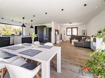 Prodej - dům/vila, 351 m²