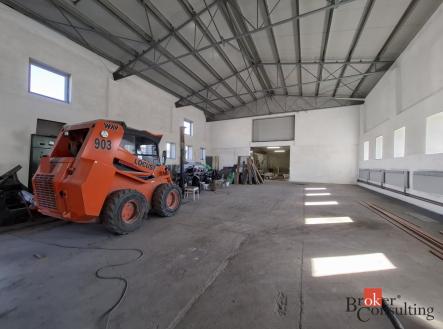 Pronájem - komerční objekt, sklad, 330 m²