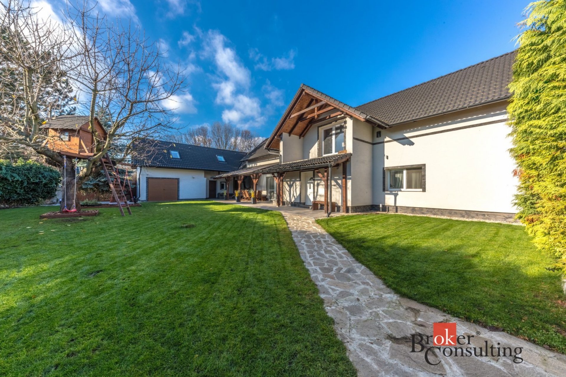 Prodej rodinného domu 291 m2, pozemek 735 m2, Zlonín, Praha - východ,