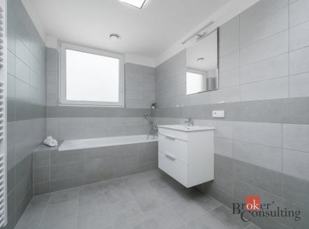 Pronájem bytu, 3+kk, 80 m²