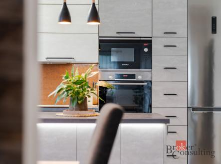 Prodej - dům/vila, 216 m²