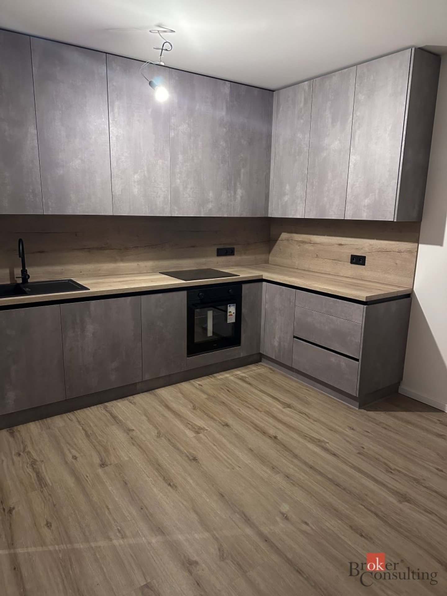 Pronájem bytu 2kk s balkonem a parkovacím stáním