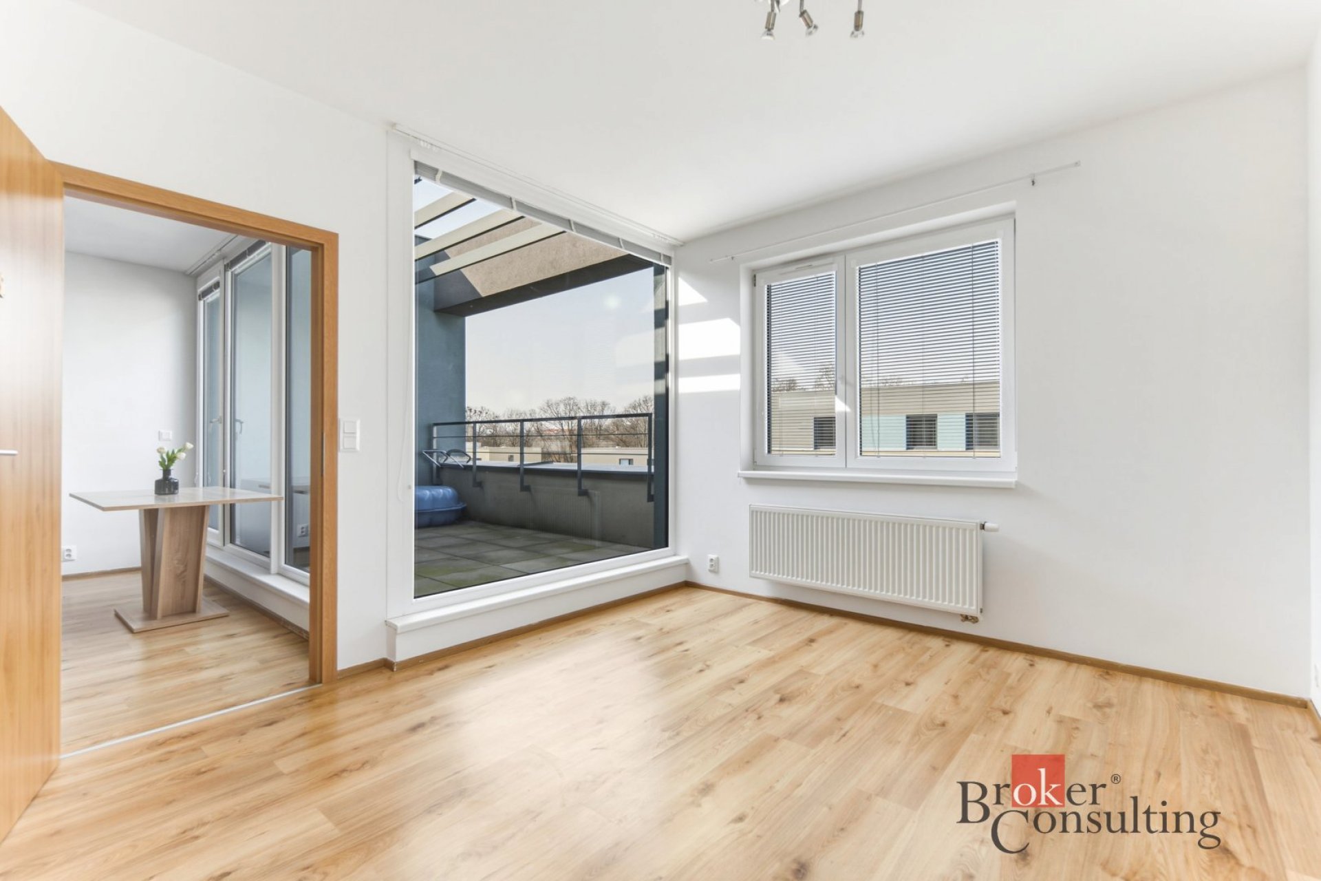 Krásný světlý byt 2+KK, Chrudim