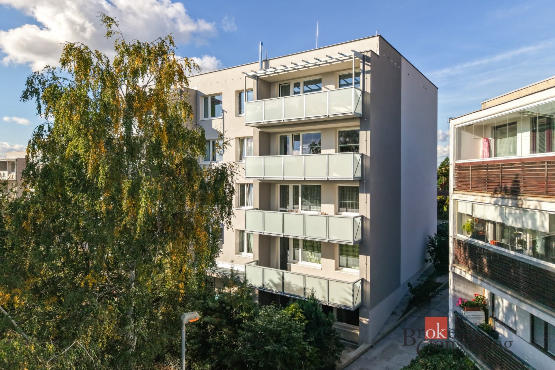 Prodej bytu 2+1 s lodžií – Praha 4 Modřany, ul. K Otočce 53 m², velká lodžie 7 m², dva sklepy