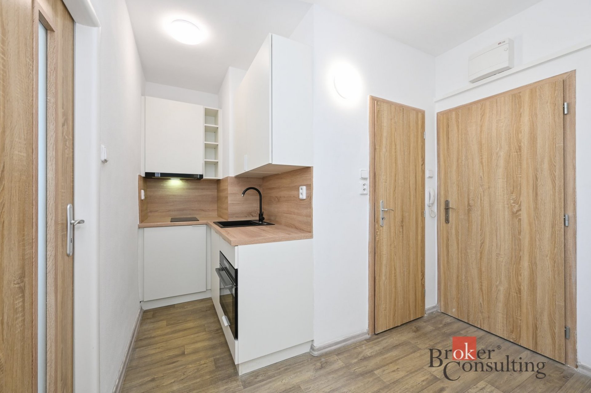 Pronájem, byty/2+kk, 32 m2, třída Bří Čapků 3222/9, 69501 Hodonín, Hodonín [ID 83343]