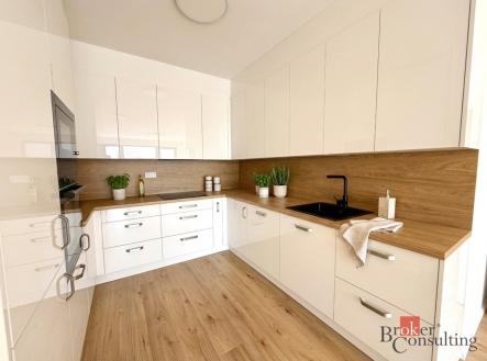 Pronájem bytu, 2+kk, 65 m²