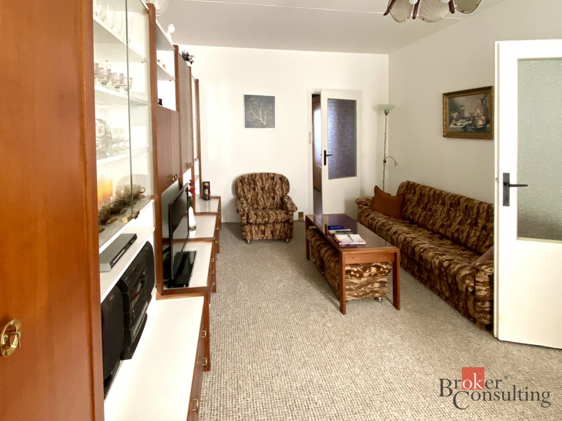 Prodej bytu 3+1, 73 m2 s věcným břemenem dožití, Praha – Hekrova