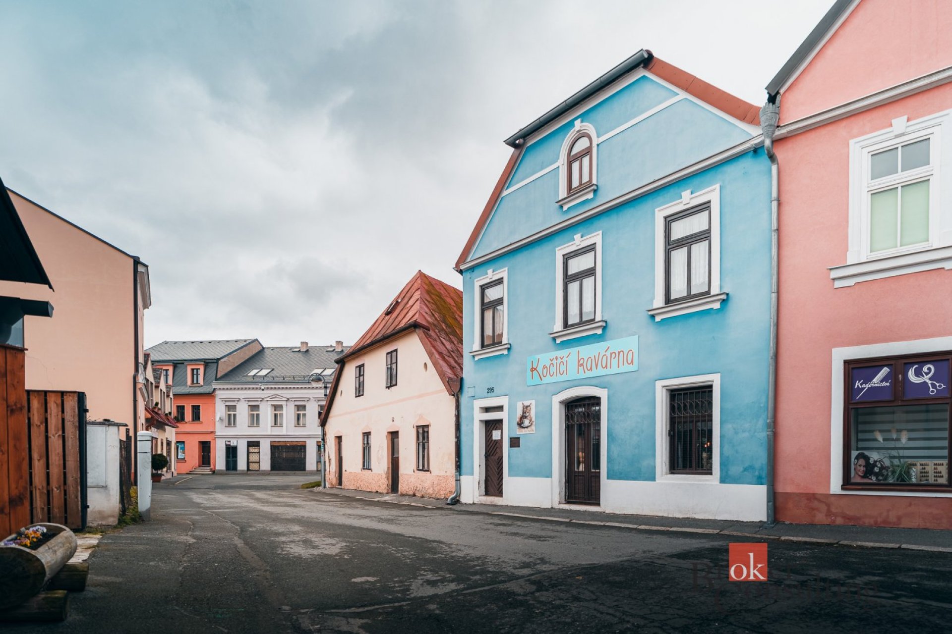 Dům v centru Tachova: nebytový prostor + byt + podkroví k vestavbě