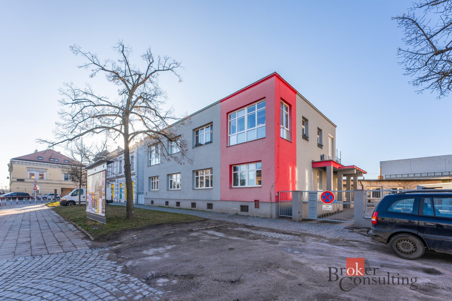 Prodej, komerční/ordinace, 395 m2, Hradec Králové  [ID 82093]