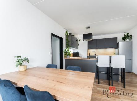 Pronájem bytu, 3+kk, 66,9 m²