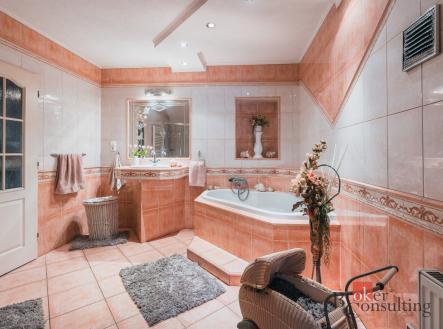 Prodej - komerční objekt, jiný, 168 m²