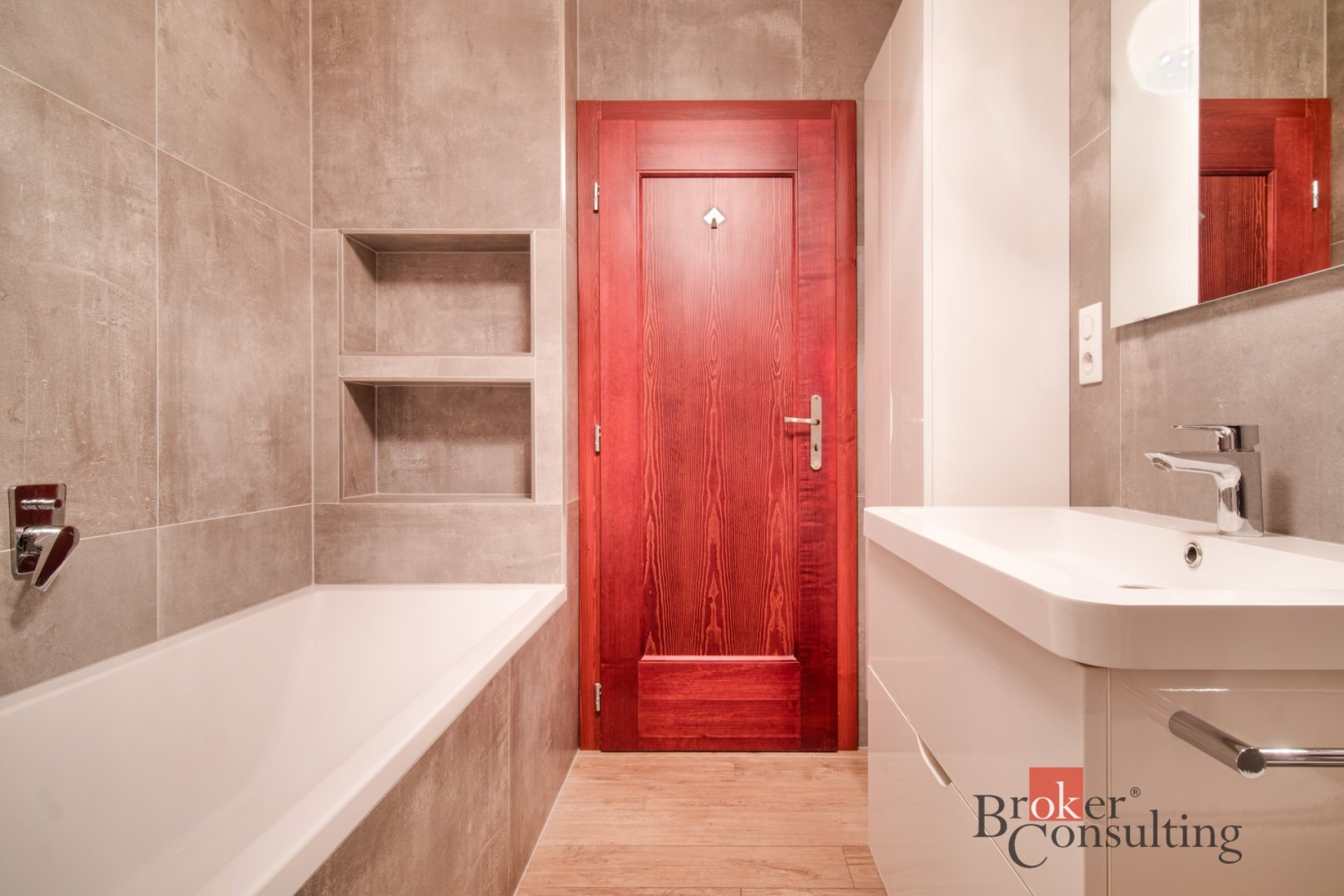 Pronájem, byty/3+1, 98 m2, tř. 28. října 1480/11, 37001 České Budějovice, České Budějovice [ID 84752