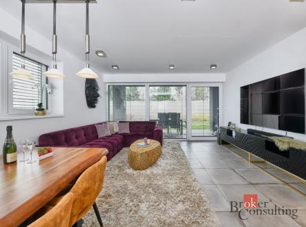 Pronájem - dům/vila, 180 m²