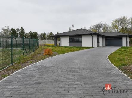 Pronájem - dům/vila, 180 m²