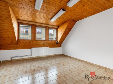 Pronájem - komerční objekt, jiný, 88 m²