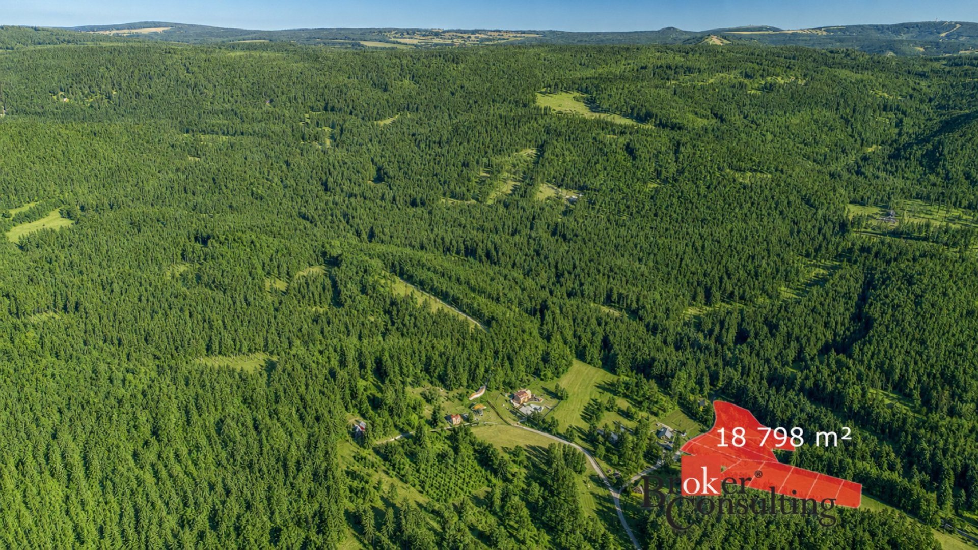 Soubor 9 slunných stavebních pozemků jen 10 minut od Karlových Varů
