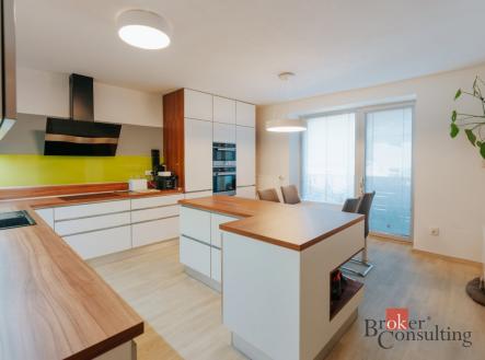 Pronájem bytu, 3+1, 101,09 m²