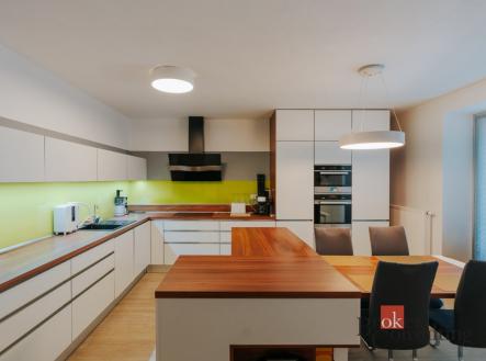 Pronájem bytu, 3+1, 101,09 m²