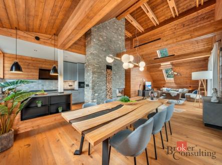 Prodej - komerční objekt, jiný, 233 m²