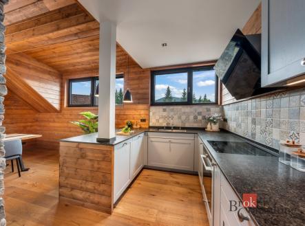 Prodej - komerční objekt, jiný, 233 m²