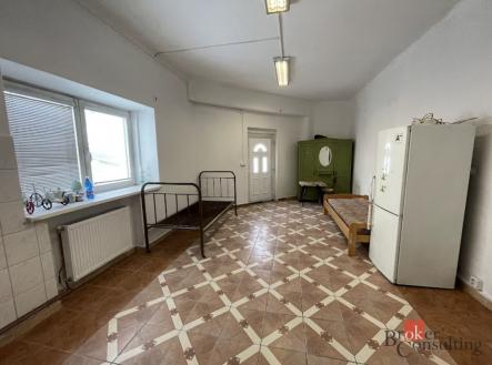 Pronájem - dům/vila, 200 m²