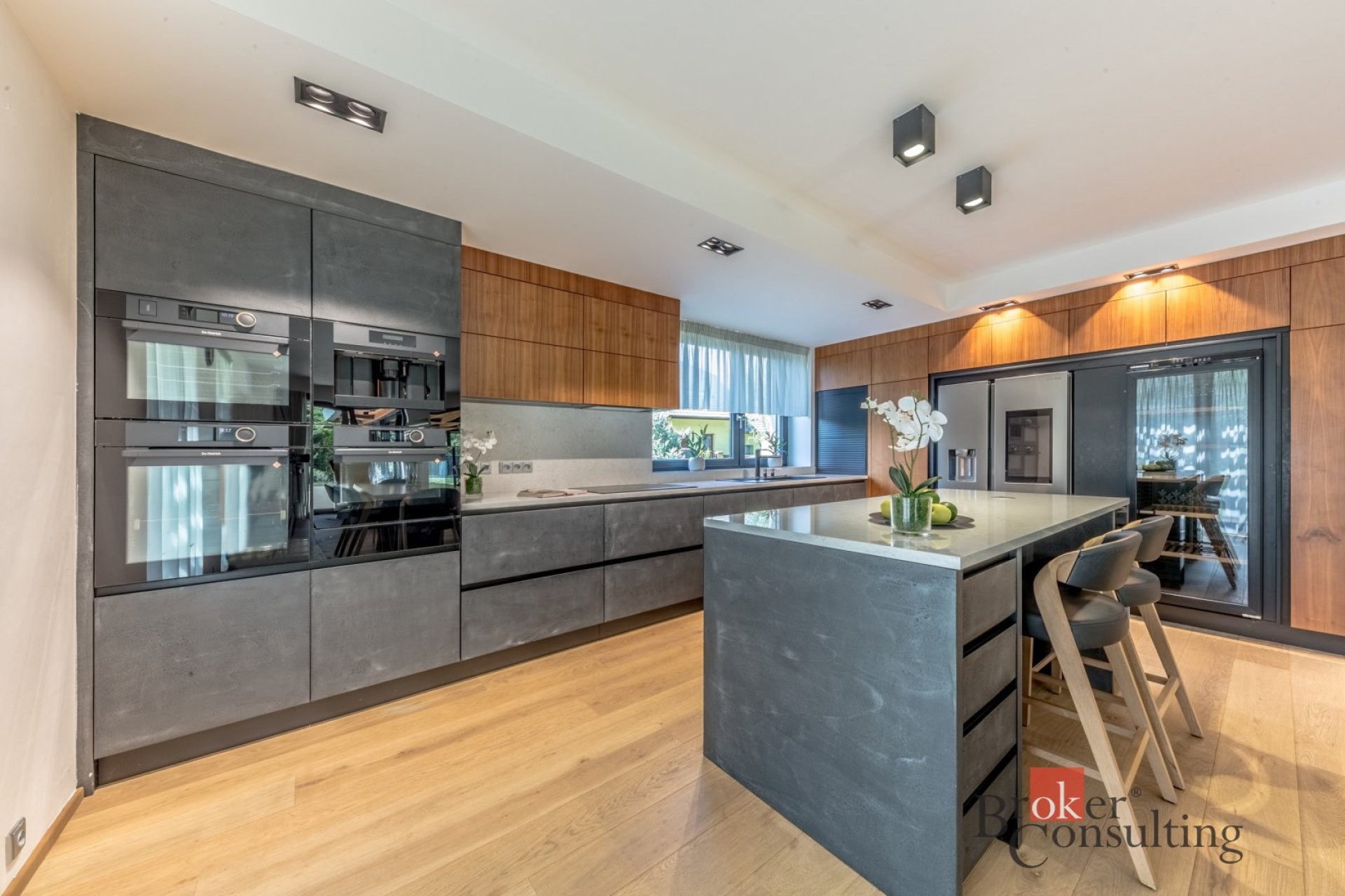 Prodej rodinného domu 7+kk, zimní zahrada, bazén, pozemek 1.012 m2, Čelákovice - Sedlčánky