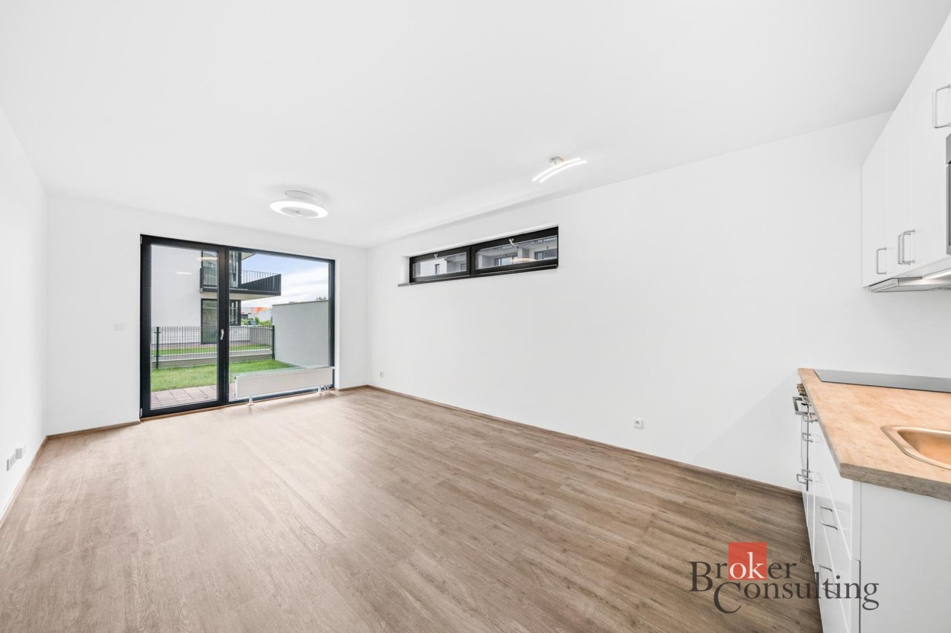 Pronájem novostavby 1+kk s prostornou zahrádkou – Plzeň, Triangl Park