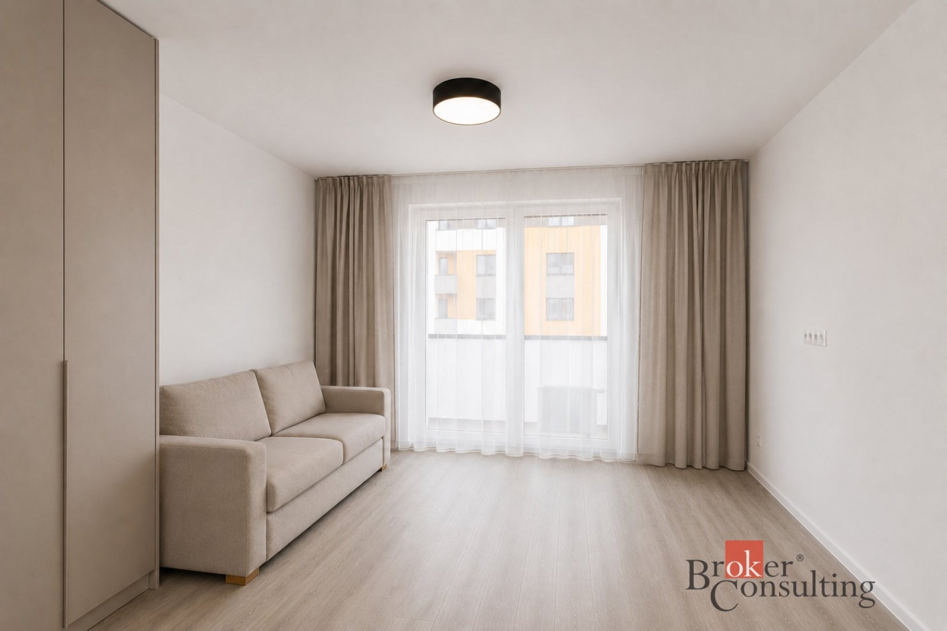 Pronájem bytu 1+KK 37 m2 s terasou / Apartment 1+KK (1-bedroom) 37 m2 with terrace