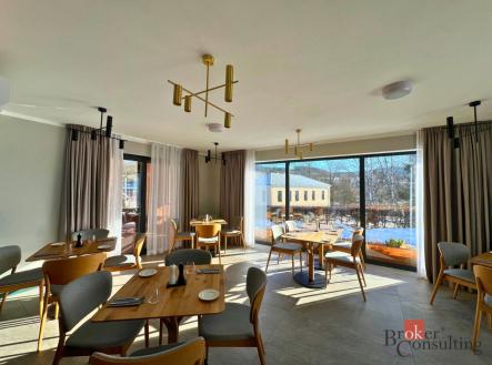 Prodej - komerční objekt, jiný, 1 110 m²
