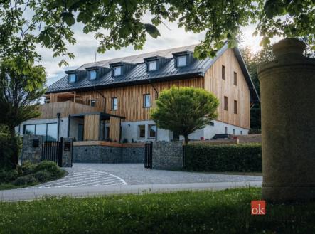 Prodej - komerční objekt, jiný, 1 110 m²