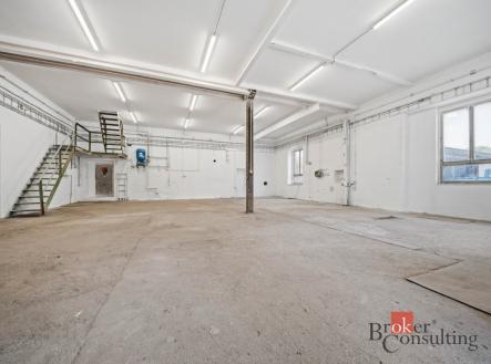 Pronájem - komerční objekt, sklad, 222 m²