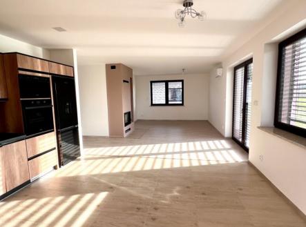 Pronájem - dům/vila, 125 m²