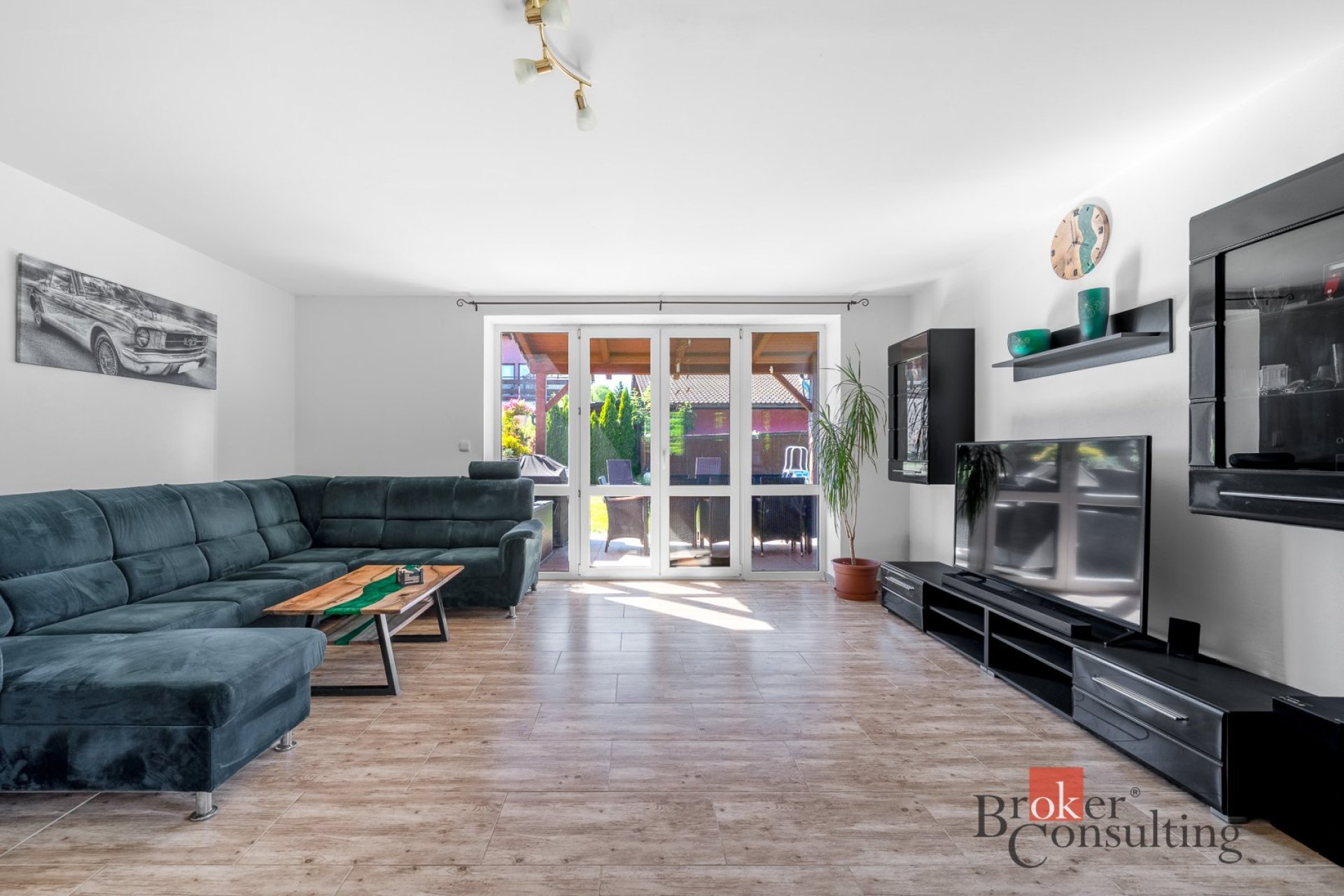 Moderní rodinný dům 4+kk s garáží, terasou a bazénem | 222 m² | Šenov u Ostravy