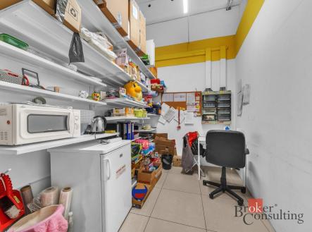 Pronájem - komerční objekt, jiný, 252,9 m²