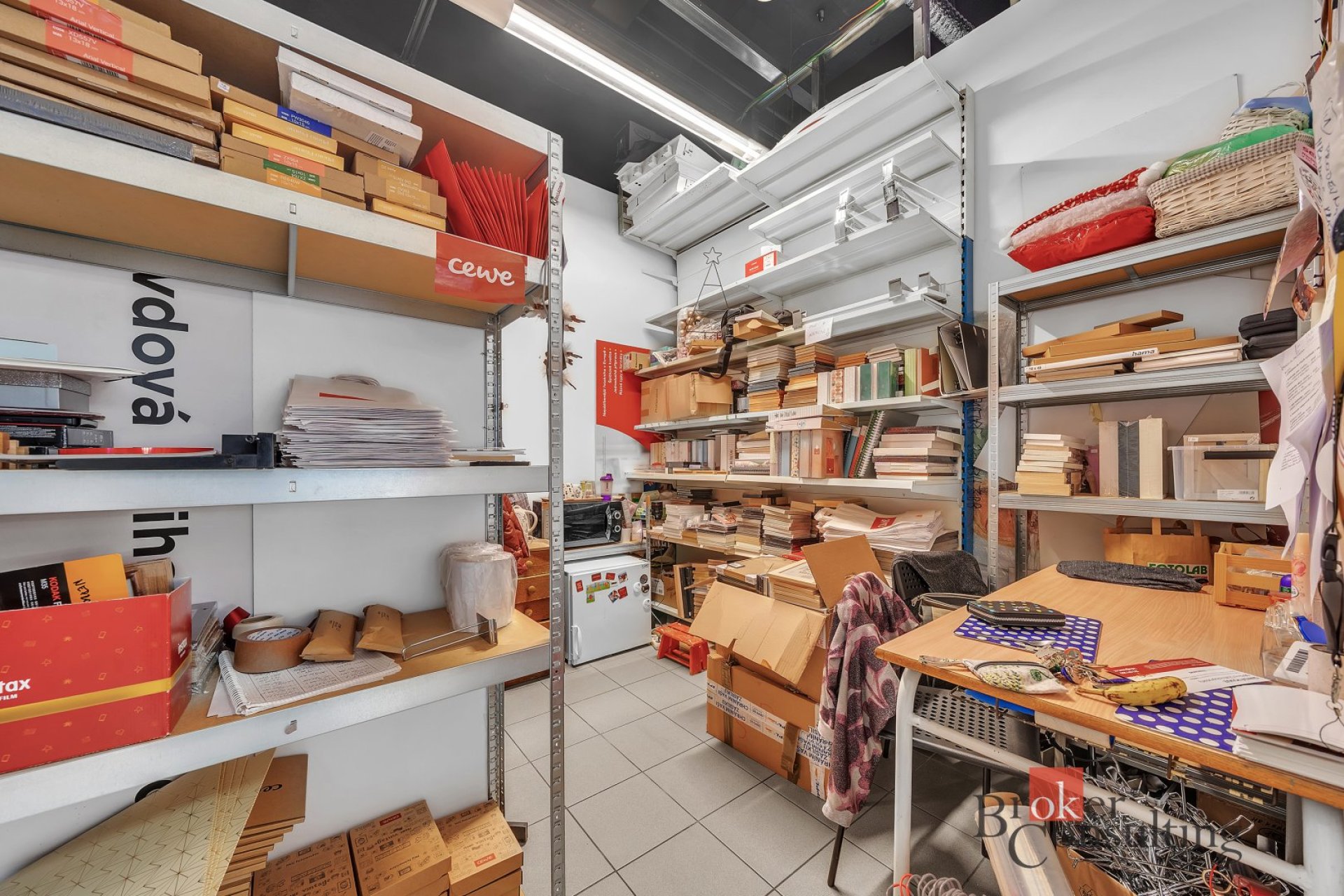 Pronájem, komerční/obchodní prostory, 97.5 m2, Dukelská třída 1713/7, Pražské Předměstí, 50002 Hrade