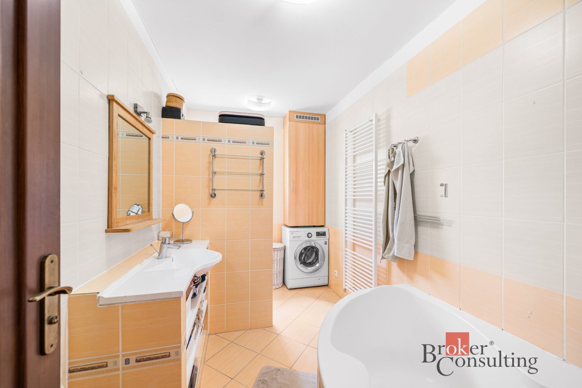 Prodej bytu 3+KK s balkonem, 86,64m2, Na Dolíkách 291/1, Plzeň - Lhota