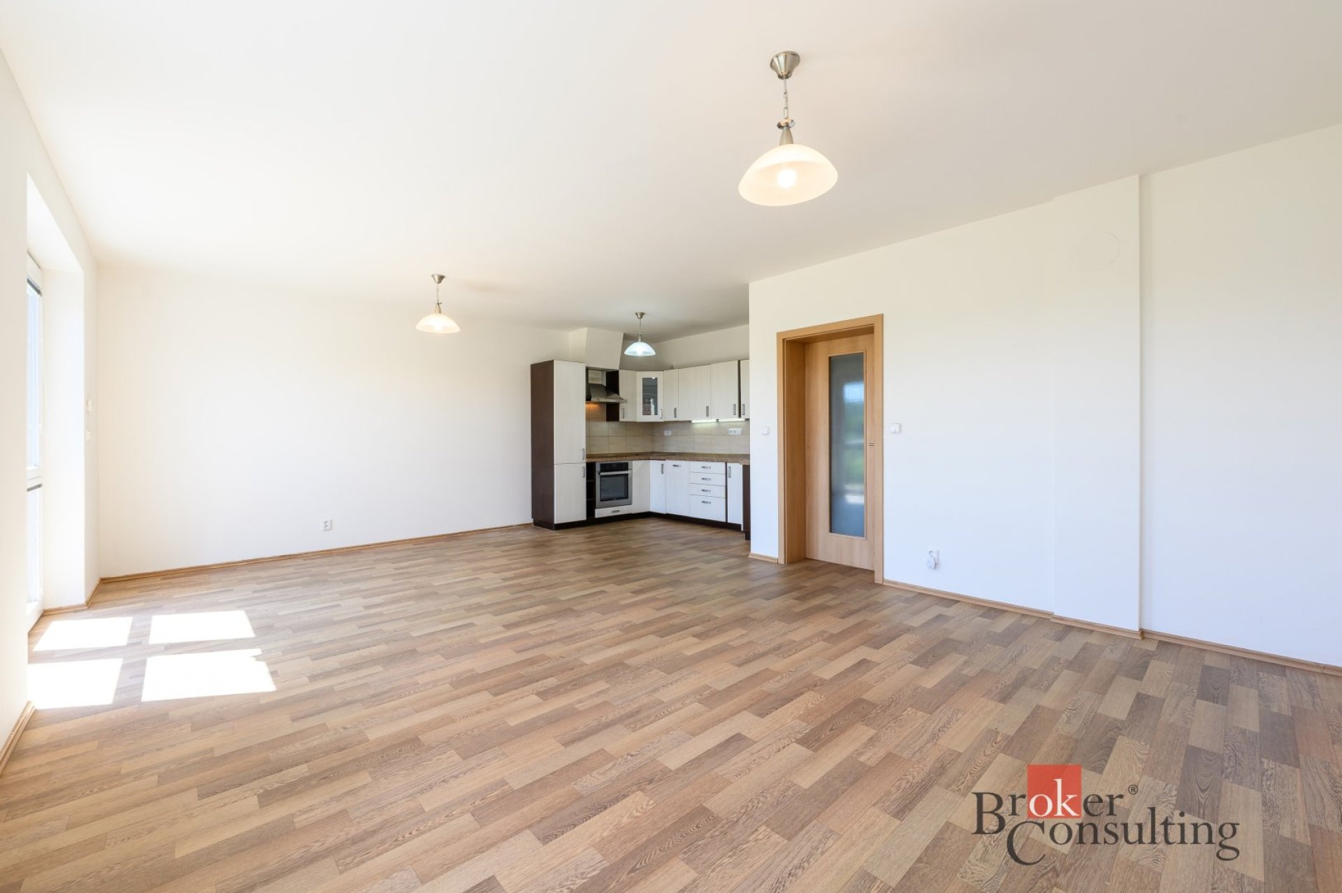 Pronájem, rodinný dům 5+kk, 265 m2, Plzeň, ul. Třešňová
