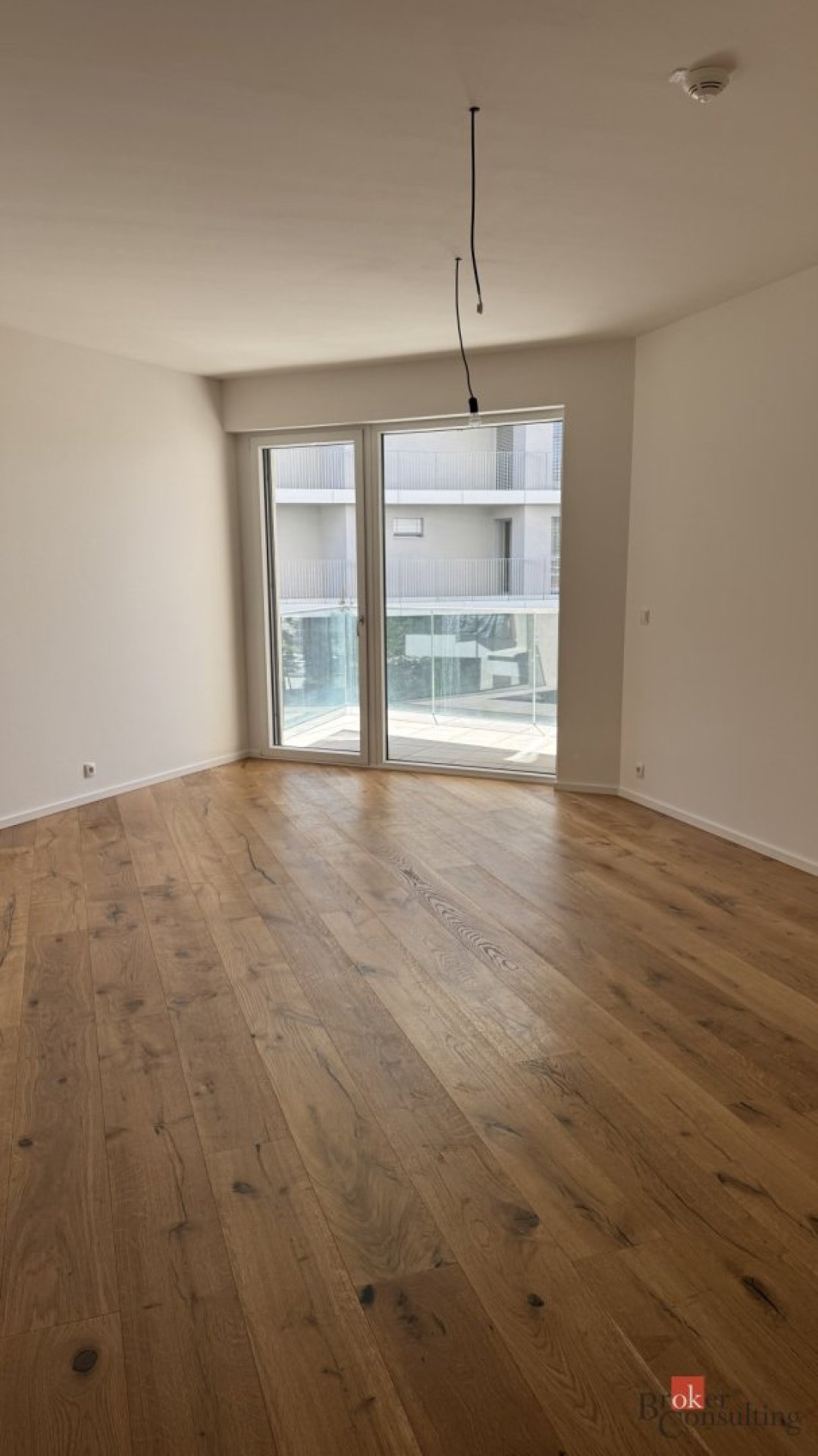 Pronájem luxusní 1+kk s garáží v novostavbě (Hagibor, Praha 10)