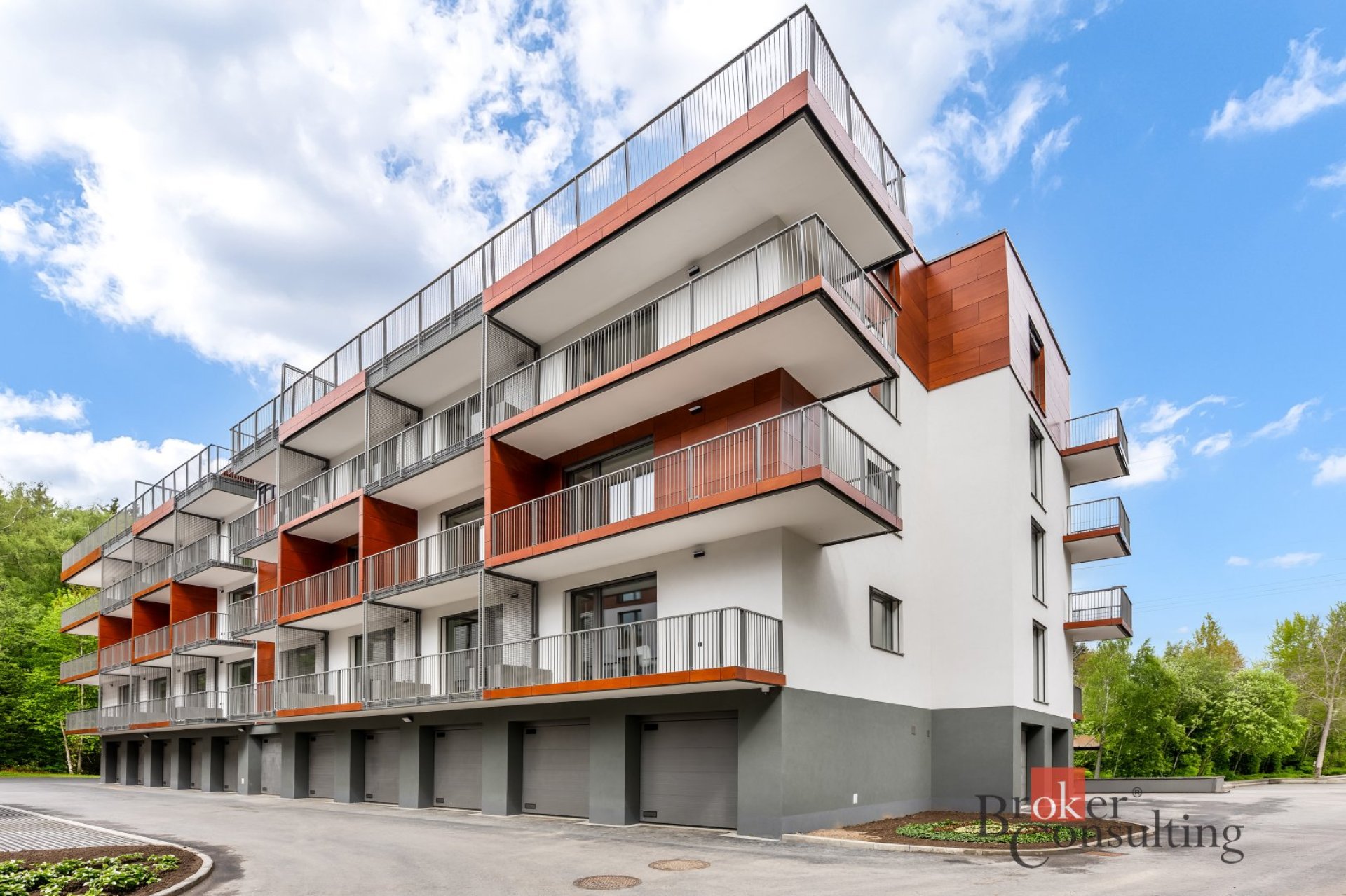 Pronájem nového bytu 3+kk s balkonem a parkovacím stáním.