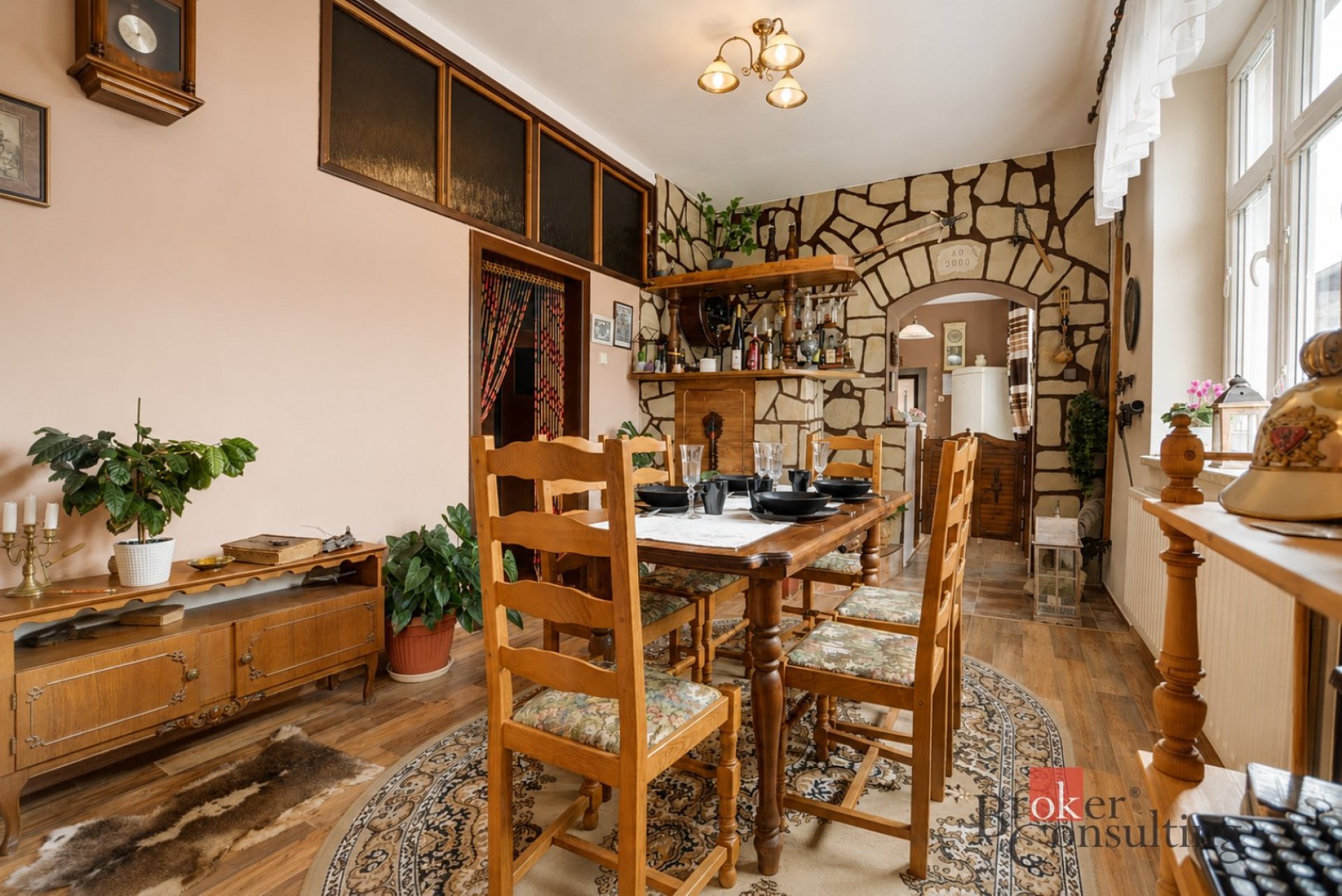 Prodej rodinného domu 290 m2, Hostinné