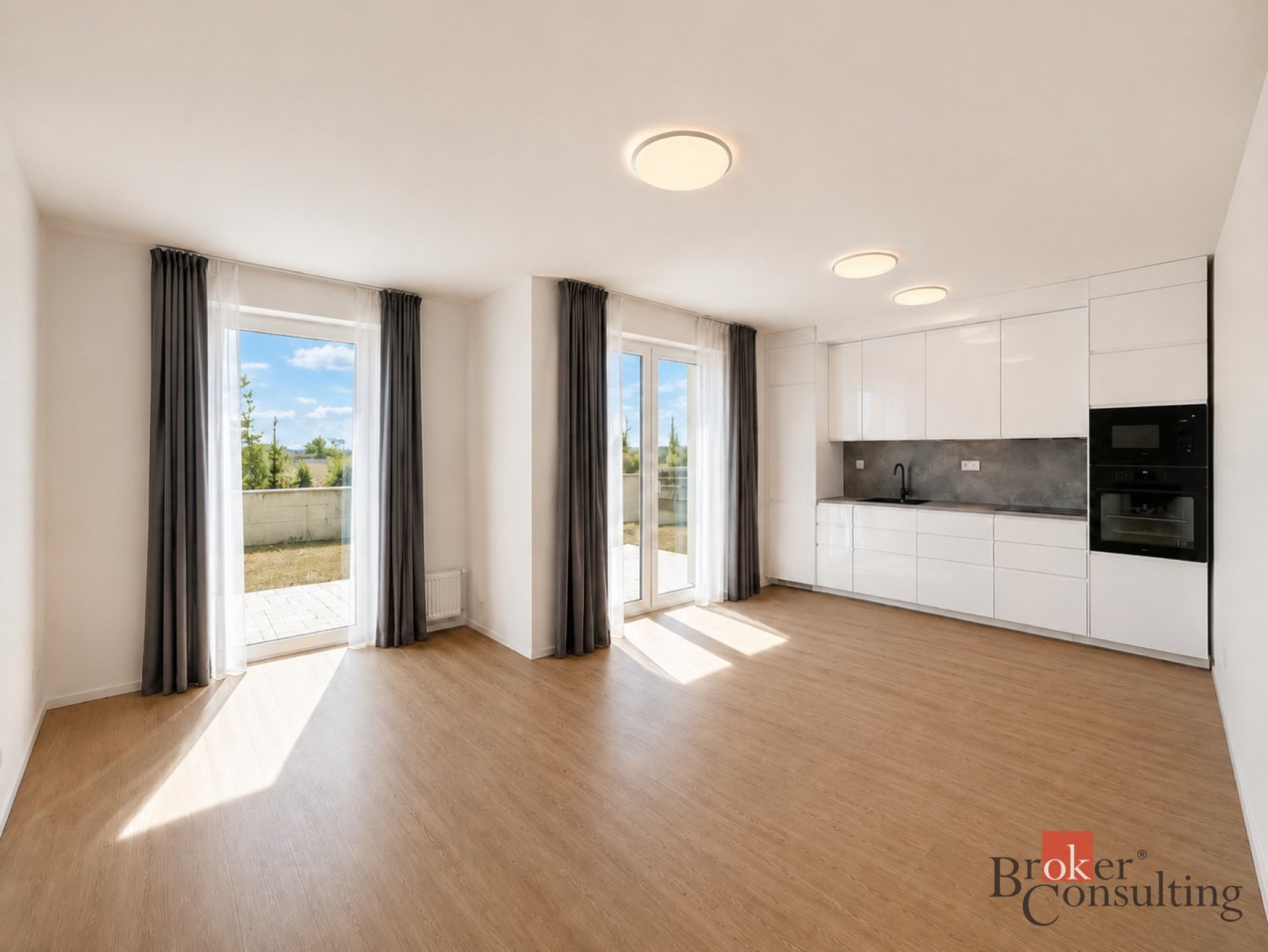 Pronájem novostavby 1+kk 35 m2 se zahradou 71 m2, Železná 3068/14, Plzeň