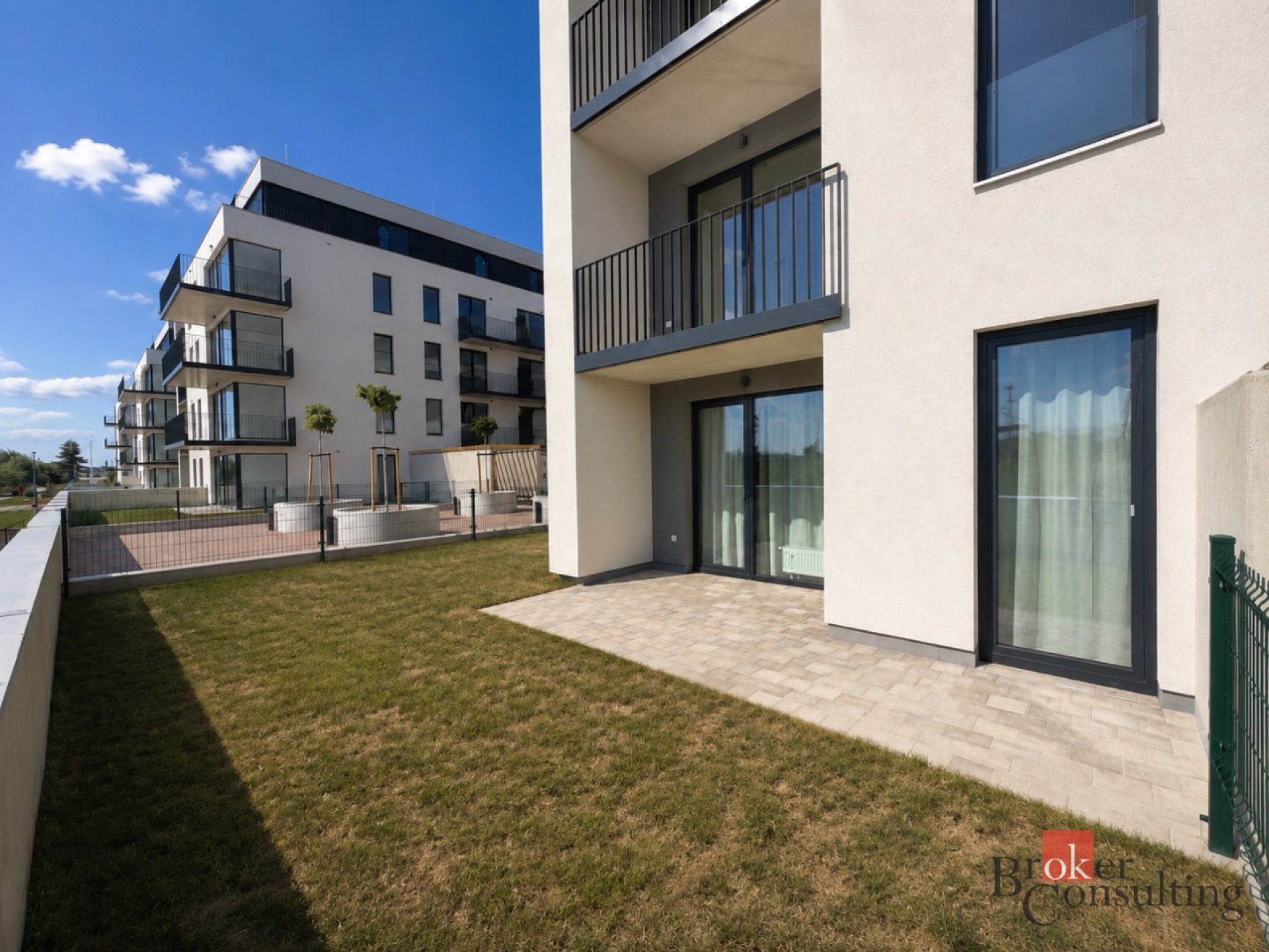 Pronájem novostavby 1+kk 35 m2 se zahradou 71 m2, Železná 3068/14, Plzeň