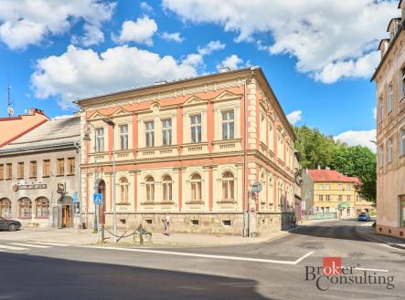 Prodej - komerční objekt, administrativní budova, 750 m²