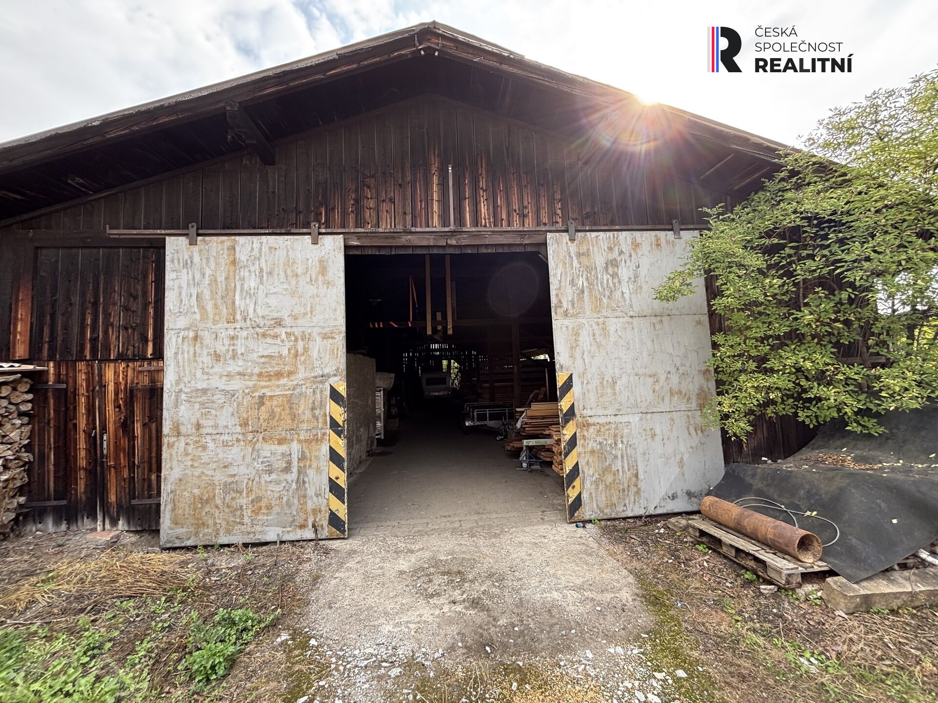 Prodej pozemku 1585 m2 s budovou 372 m2, Šumperk