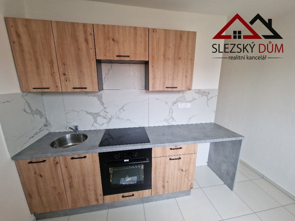 Tel.:604 799 700 RK Slezský dům