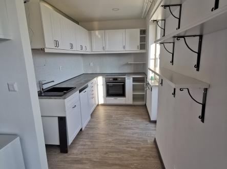 Ing. Lumír Mrázek, tel.: 606 187 222 | Prodej bytu, 2+1, 50 m²