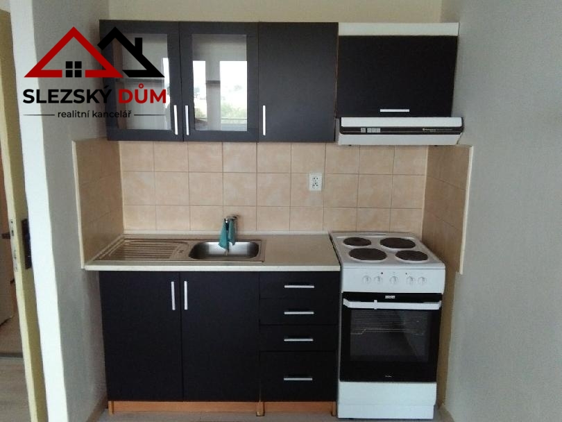 Tel.:604 799 700 RK Slezský dům